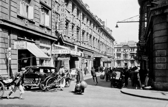 Mumm Cafe, Shanghai, Finnemore's Bar (right), in what appears to be the (in)famous "Blood Alley"