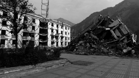 Town of Yingxiu: Relatively sound structure on the left, total collapse on the right