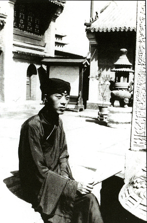 Beijing - Daoist monk in the Pantaogong 蟠桃宫道士 (undated)