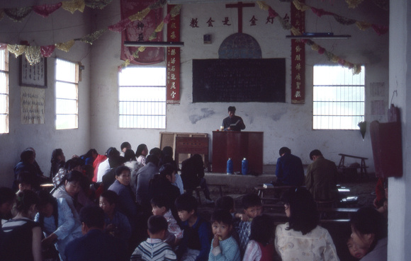 Wenzhou (view of the interior, with priest preaching to his flock I)
