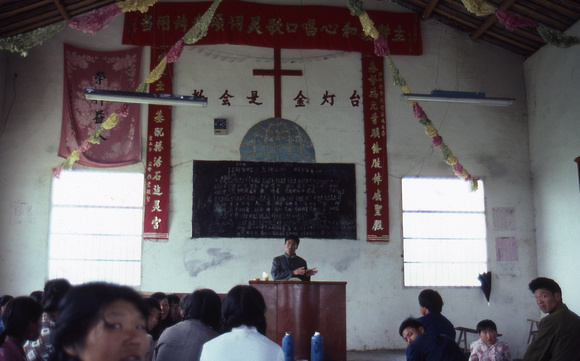 Wenzhou (view of the interior, with priest preaching to his flock II)