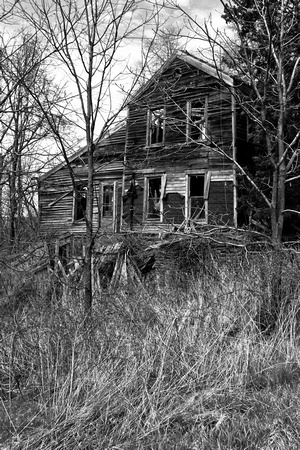 Old farmhouse, abandoned and left to the elements a long time ago (Rte.414N)