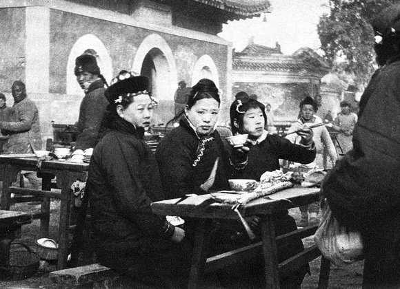 Beijing Baiyunguan - Temple Festival 庙会 (1930s)