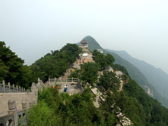 View towards one of the lower peaks (Rijing feng)