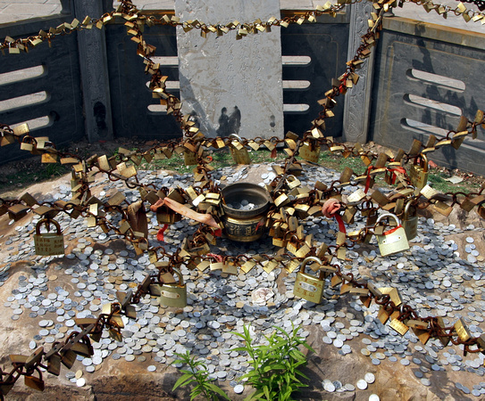 Memorabilia left by pilgrims: locks and coins